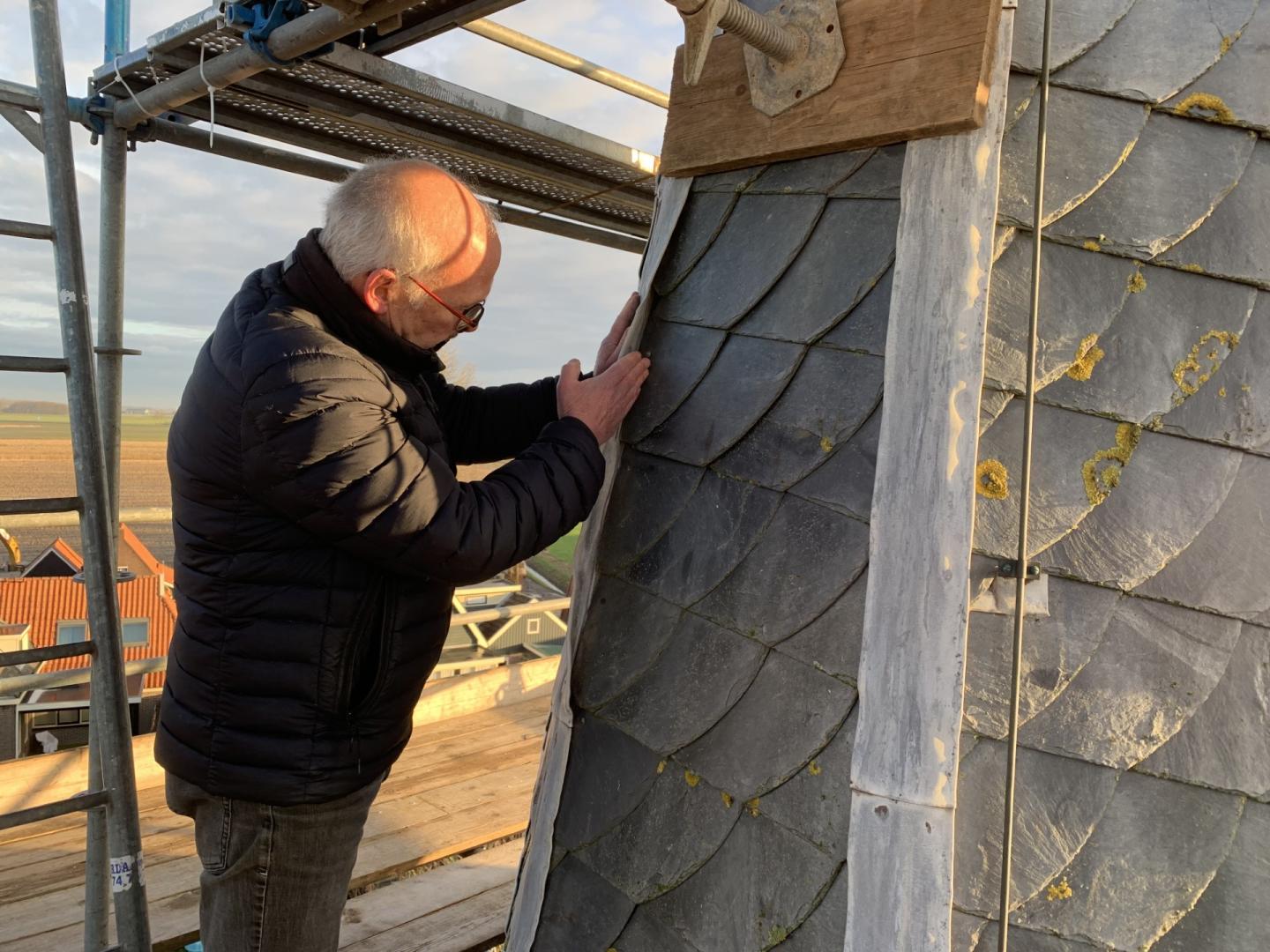 Adviseur Willem de Graaf vertelt over de status van de kerktoren van Nijewier
