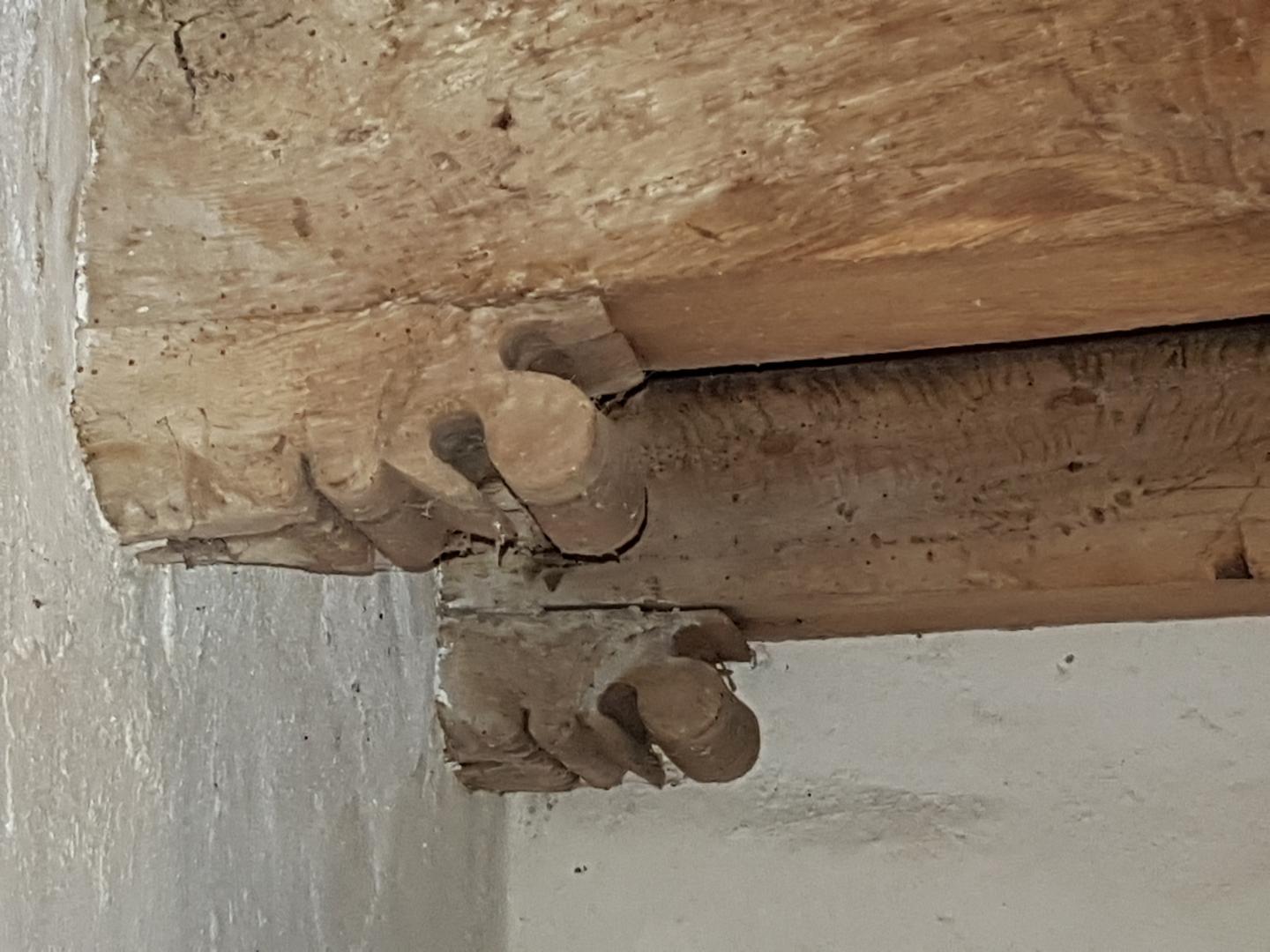peerkraal sleutelstuk balklaag kerktoren